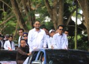 Dasyat Lautan Manusia Dampingi Bassam-Helmi Daftar ke KPU, Tim Mohon-mohon Buka Jalan