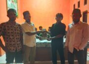 Pemdes Jibubu Serahkan Bantuan Pendidikan, Tekankan Pembangunan SDM