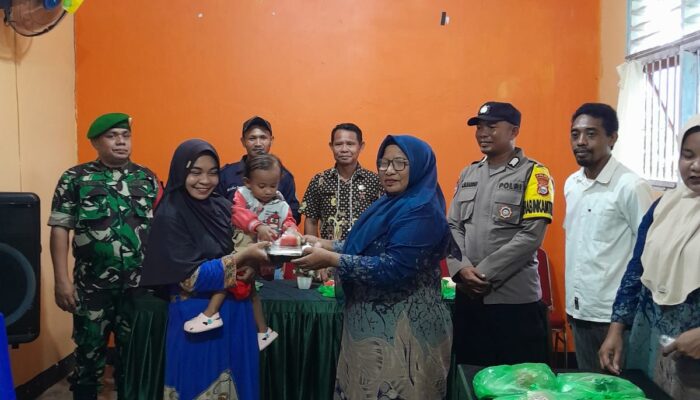 Pemerintah Desa Guruapin Salurkan Bantuan Makanan Tambahan Buat Bayi Balita