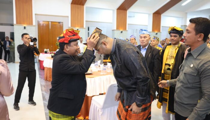 Pelantikan KKST Hal-Sel, Ketika Cakalele Dan Silat Buton Bertemu Di  Rumah Besar Saruma